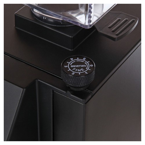 Кофемолка-дозатор EUREKA Mignon Crono черная