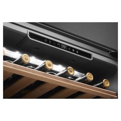 Винный шкаф SMEG CVI121B3 черное стекло Deep Black