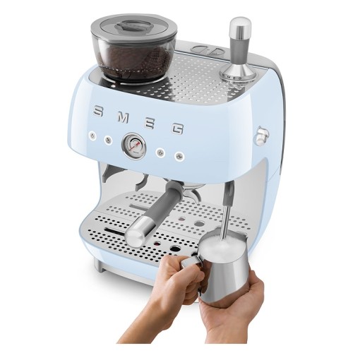 Эспрессо кофемашина SMEG EGF03PBEU пастельная голубая