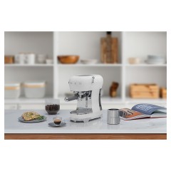 Эспрессо кофемашина SMEG ECF02WHEU белая