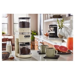 Кофемолка электрическая KitchenAid Artisan 5KCG8433EAC кремовая