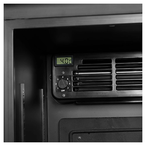 Шкаф холодильный TEFCOLD FSC175H черный