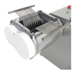 Мясорубка с нарезкой мяса Foodatlas TK-12C c насадкой для нарезки мяса (3,5 мм)