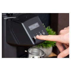 Кофемолка Quamar M80 T с сенсорным управлением черная матовая