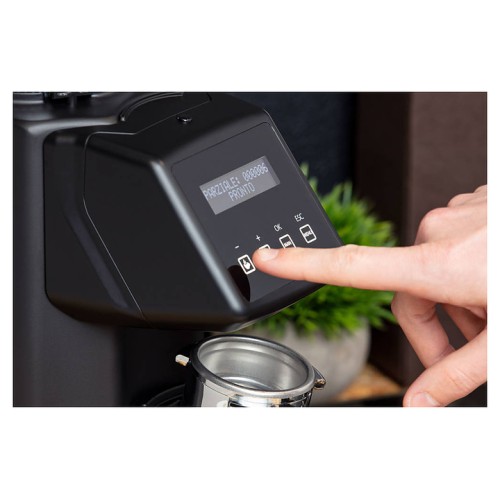 Кофемолка Quamar M80 T с сенсорным управлением черная матовая