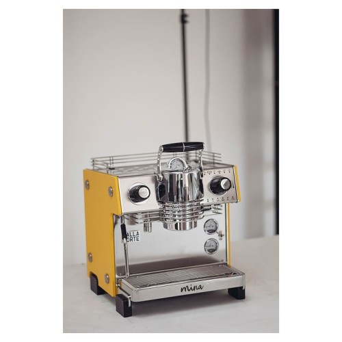 Кофемашина леверная Dalla Corte 1 MC MINA 1 YE 230 желтая