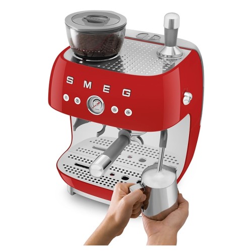 Эспрессо кофемашина SMEG EGF03RDEU красная