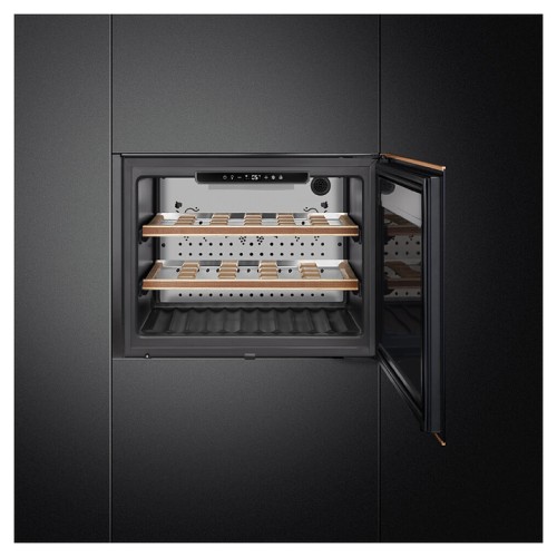 Винный шкаф SMEG CVI621NR3 черное стекло с медной фурнитурой