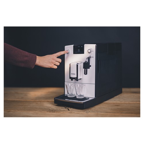 Кофемашина Nivona CafeRomatica NICR 560 белый фронт