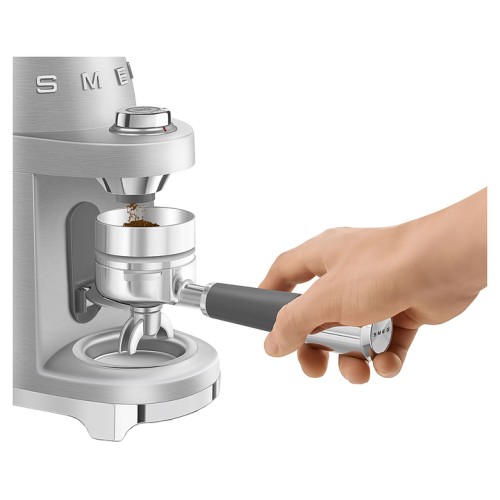 Кофемолка SMEG CGF02SSEU серебристая