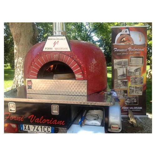 Печь для пиццы дровяная Valoriani Trailer 140