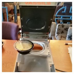 Запайщик лотков VASSILII Контур № 2140 c контурной обрезкой пленки для контейнера d-185 мм*1